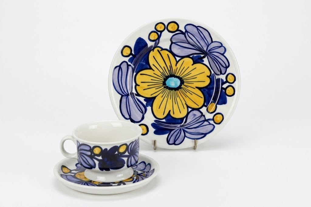 Teacup and plates ND, Nuppu, Raija Uosikkinen, Arabia, ライヤ・ウオシッキネン, アラビア, 라이야 우오시키넨, 아라비아 - Royal SiO2
