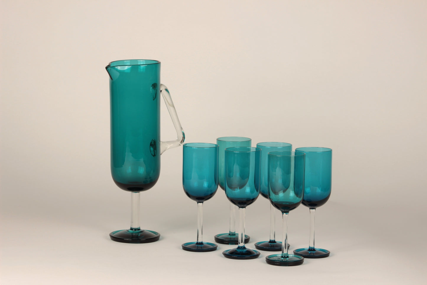 Pitcher 1743 and Glass 1661, Harlekiini, Nanny Still, Riihimäen Lasi
